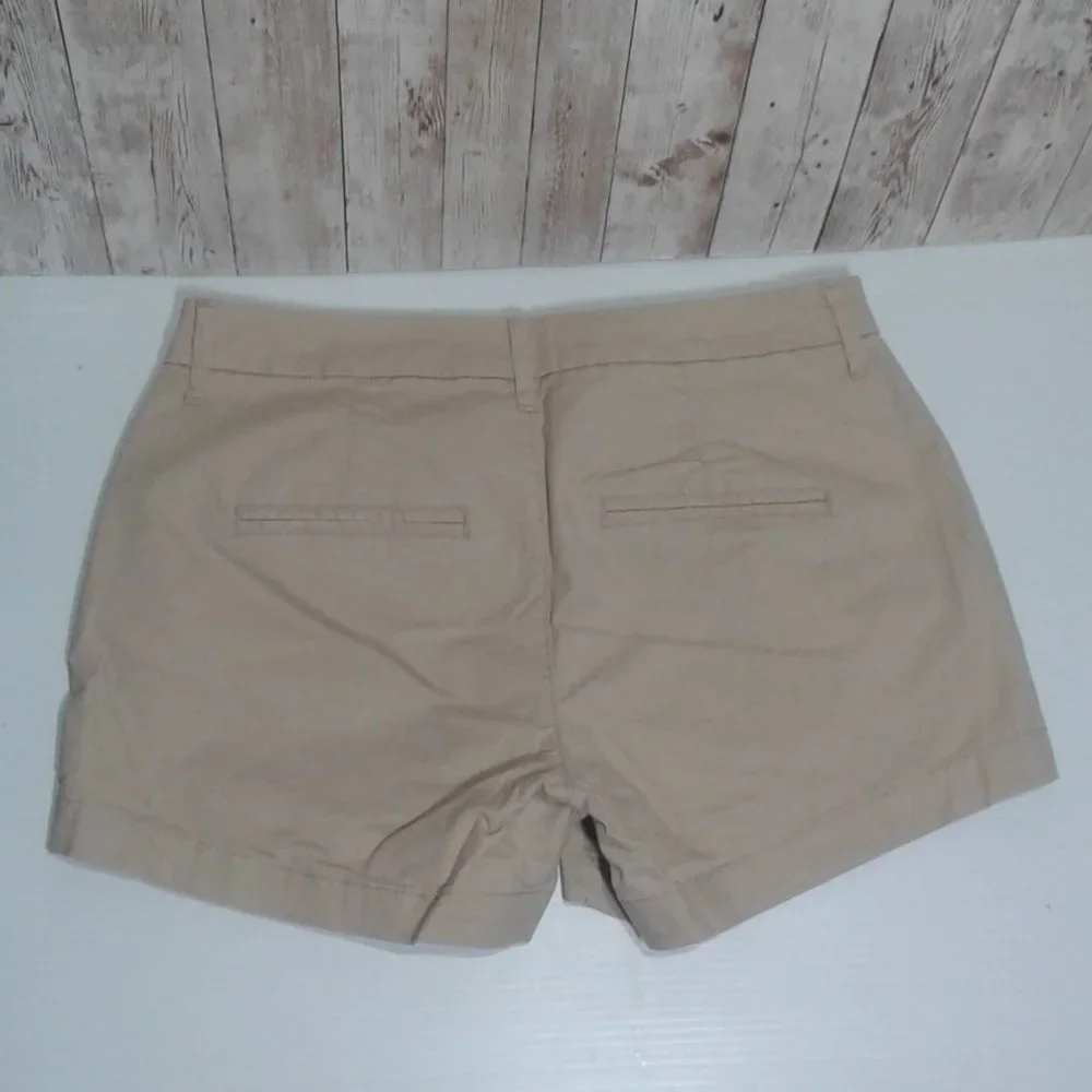 Old Navy Everyday Shorts Khaki Size 2 - Picture 2 of 7